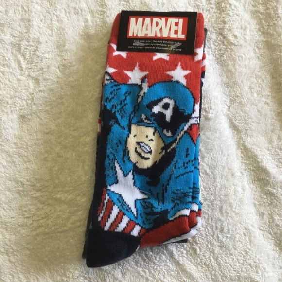 MARVEL CAPTAIN AMERICA 2 PAIR CREW SOCKS - Picture 1 of 3